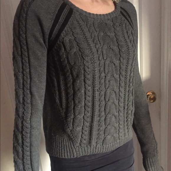 Athleta Sweaters - Athleta cable knit sweater